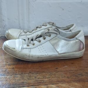 Mossimo Sneakers Size 35